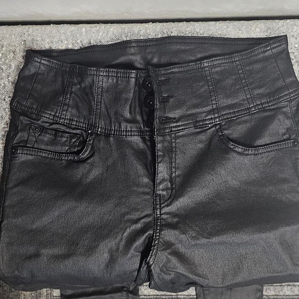 No-boundaries Women's Black Shorts